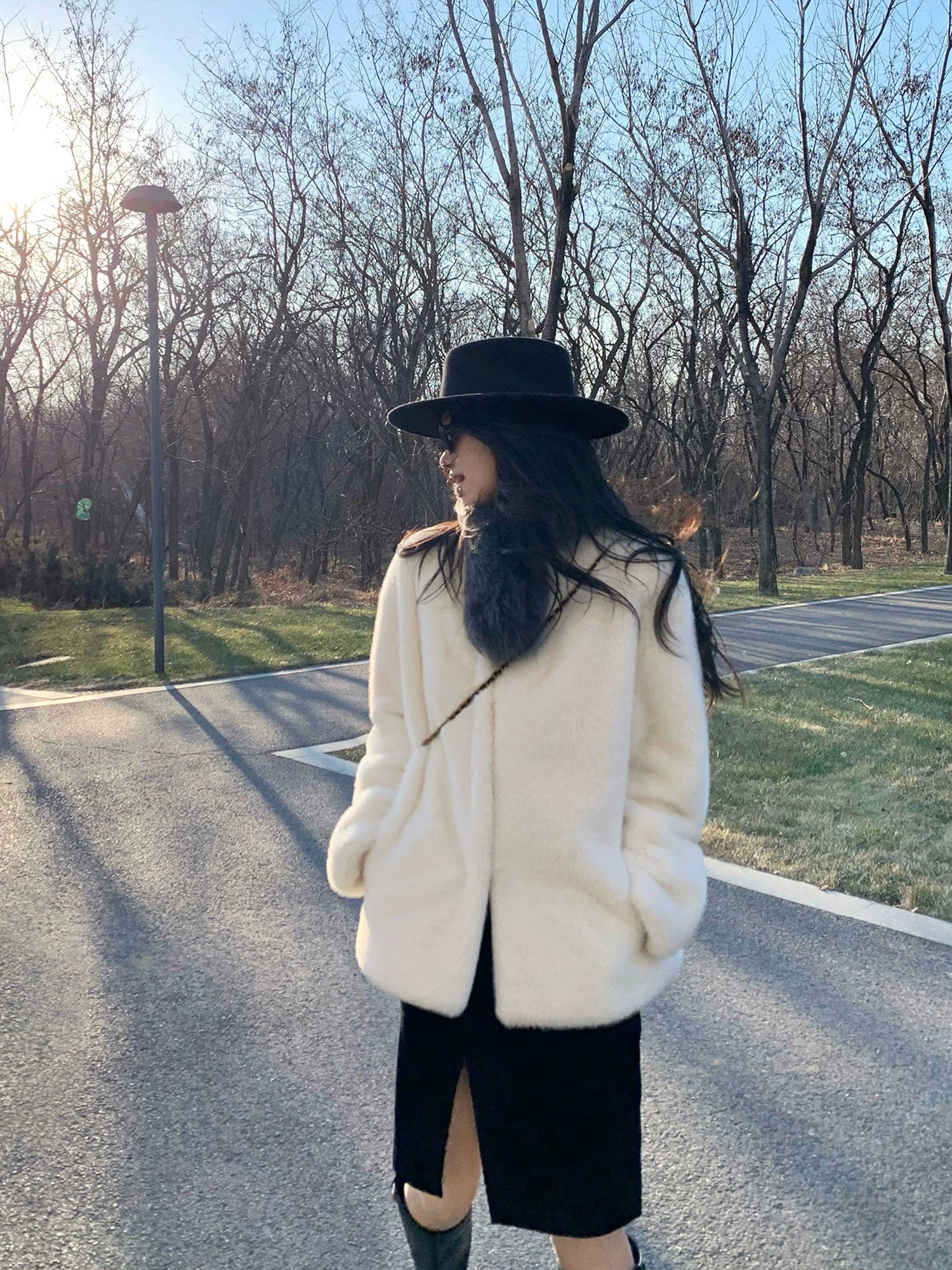 Pusumede Temperament V-neck Loose Short Plush Jacket