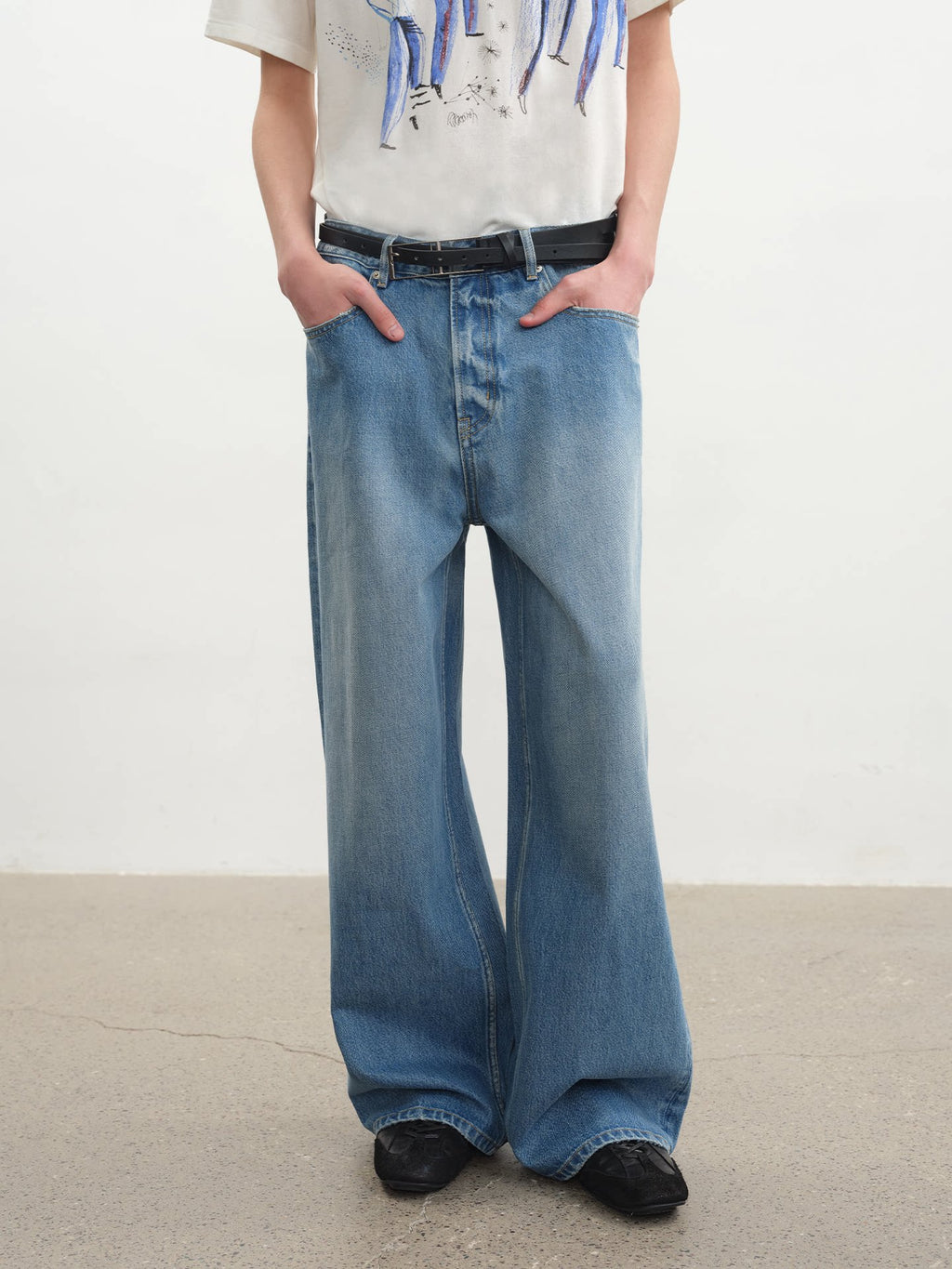 JCAESAR Straight Slightly Loose Jeans