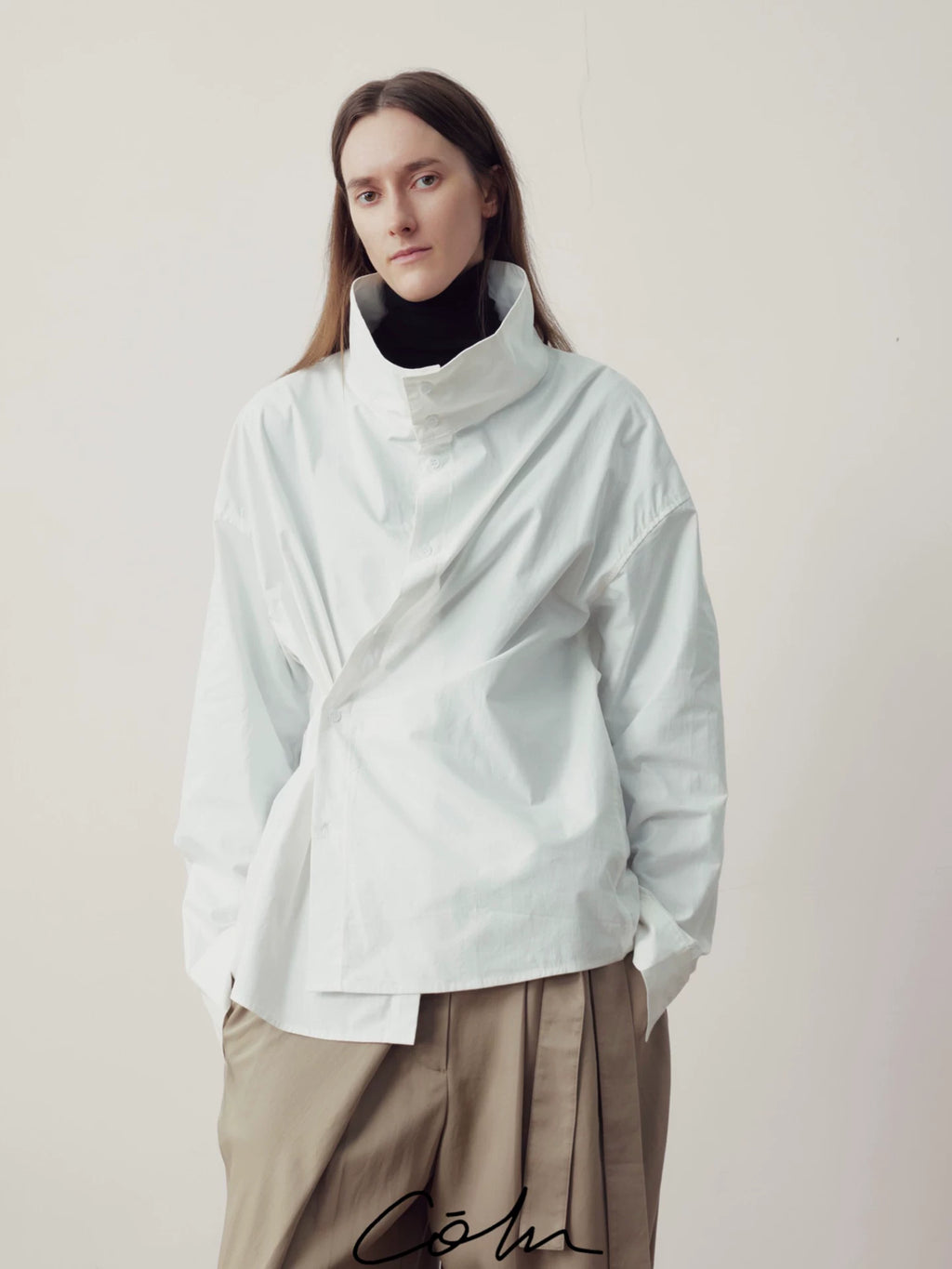 COLN High-necked Slim Long-sleeved Shirt