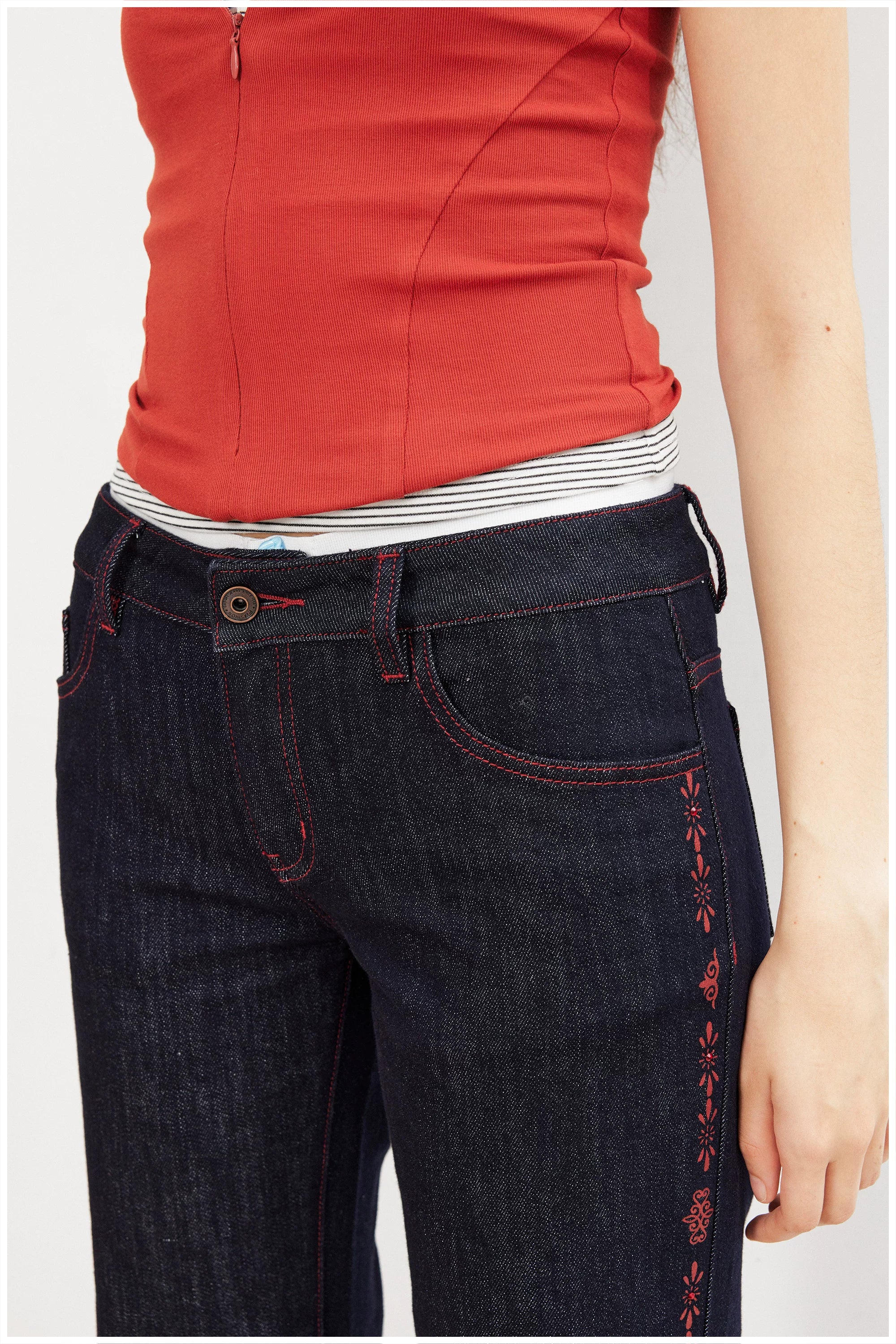 2Th Desire Vintage Contrast Red Stripe Hot Diamond Totem Print Jeans