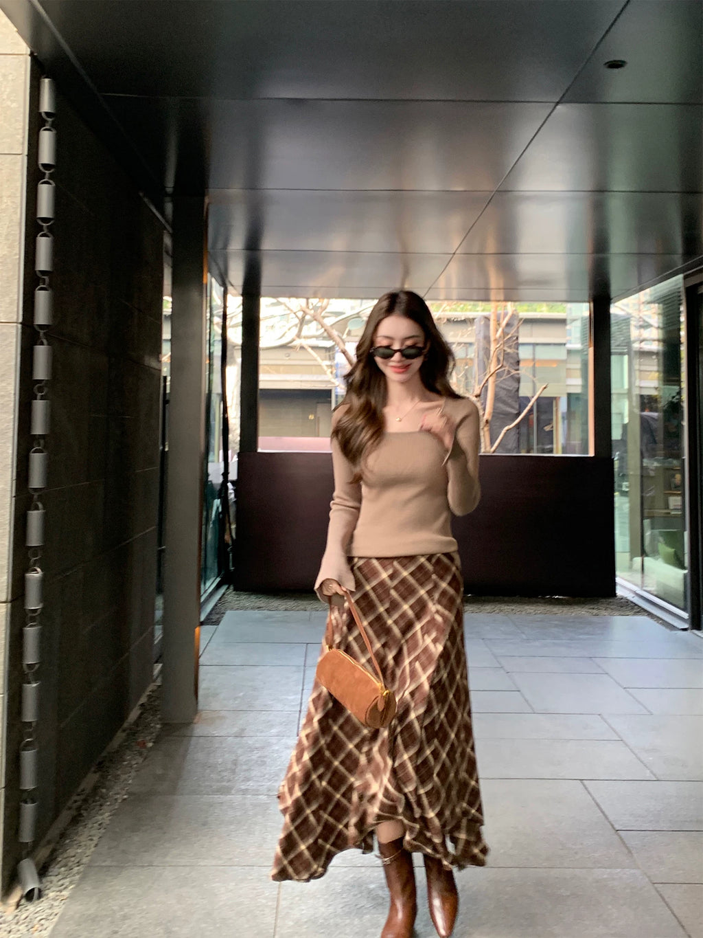 Pusumede Checked Irregular Skirt