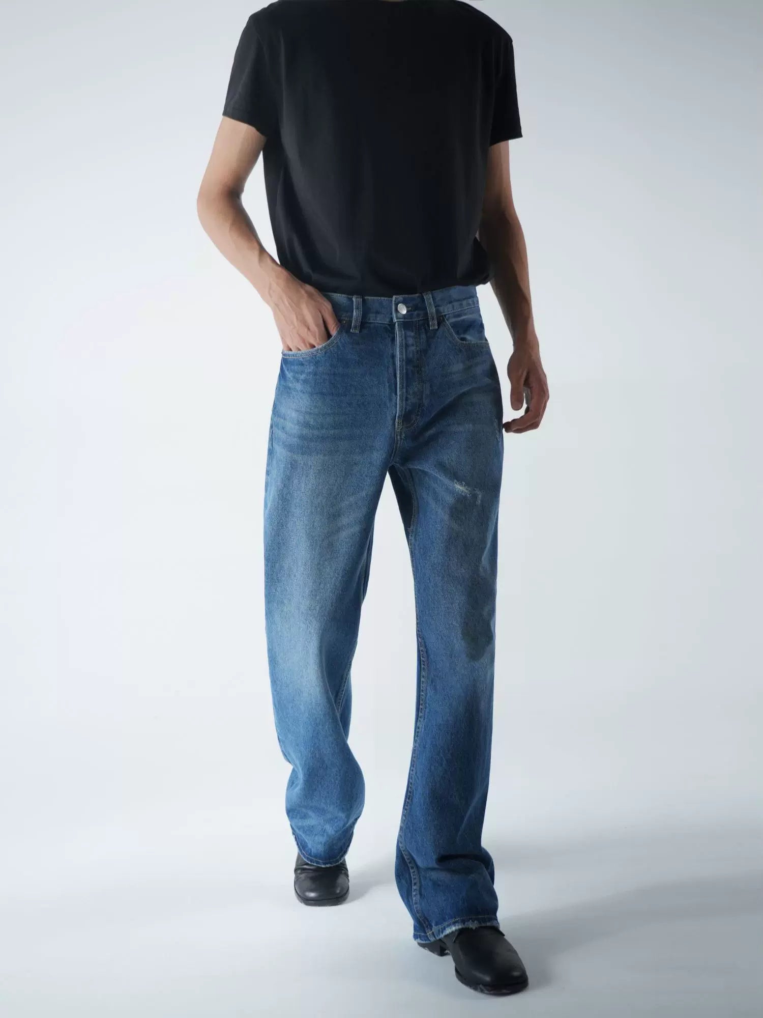 SEE ALSO Vintage Minimalist Straight Jeans