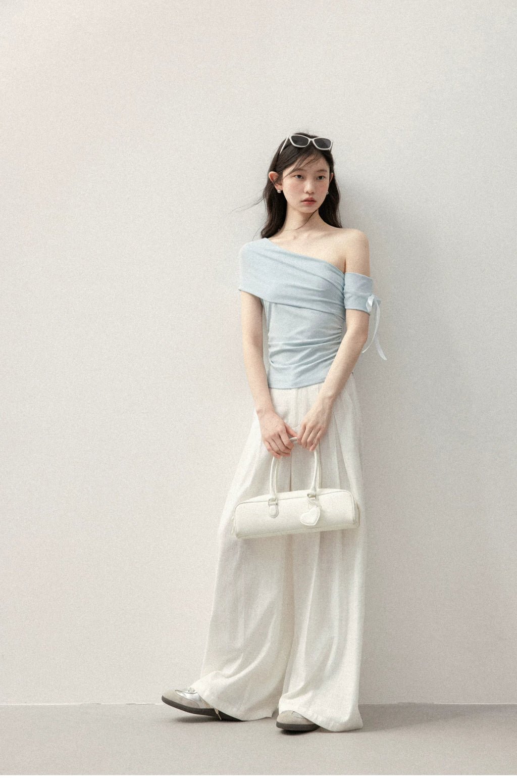 Cantonstory Slanted Shoulder Waist Slim and Thin Tee