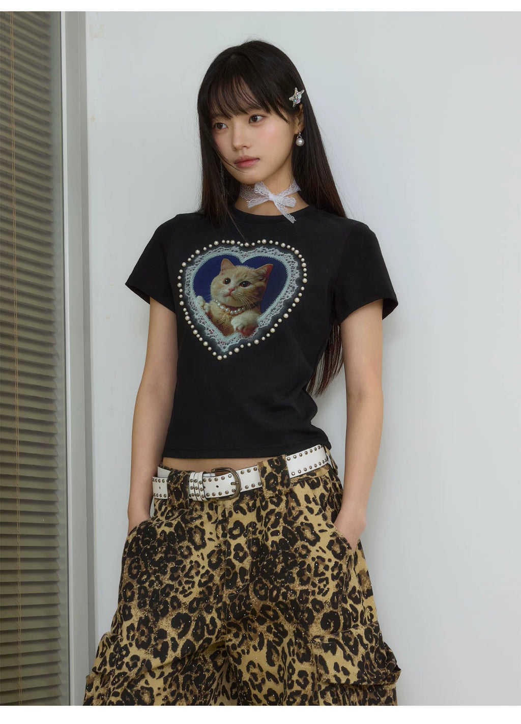 EeeeArtmonster Short Pearl Kitten Slim Tee