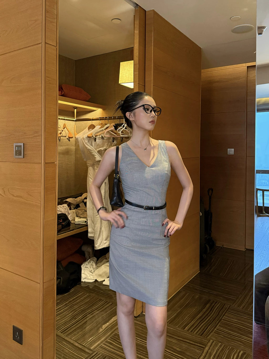 LLROGE Checked V-neck Sleeveless Dress