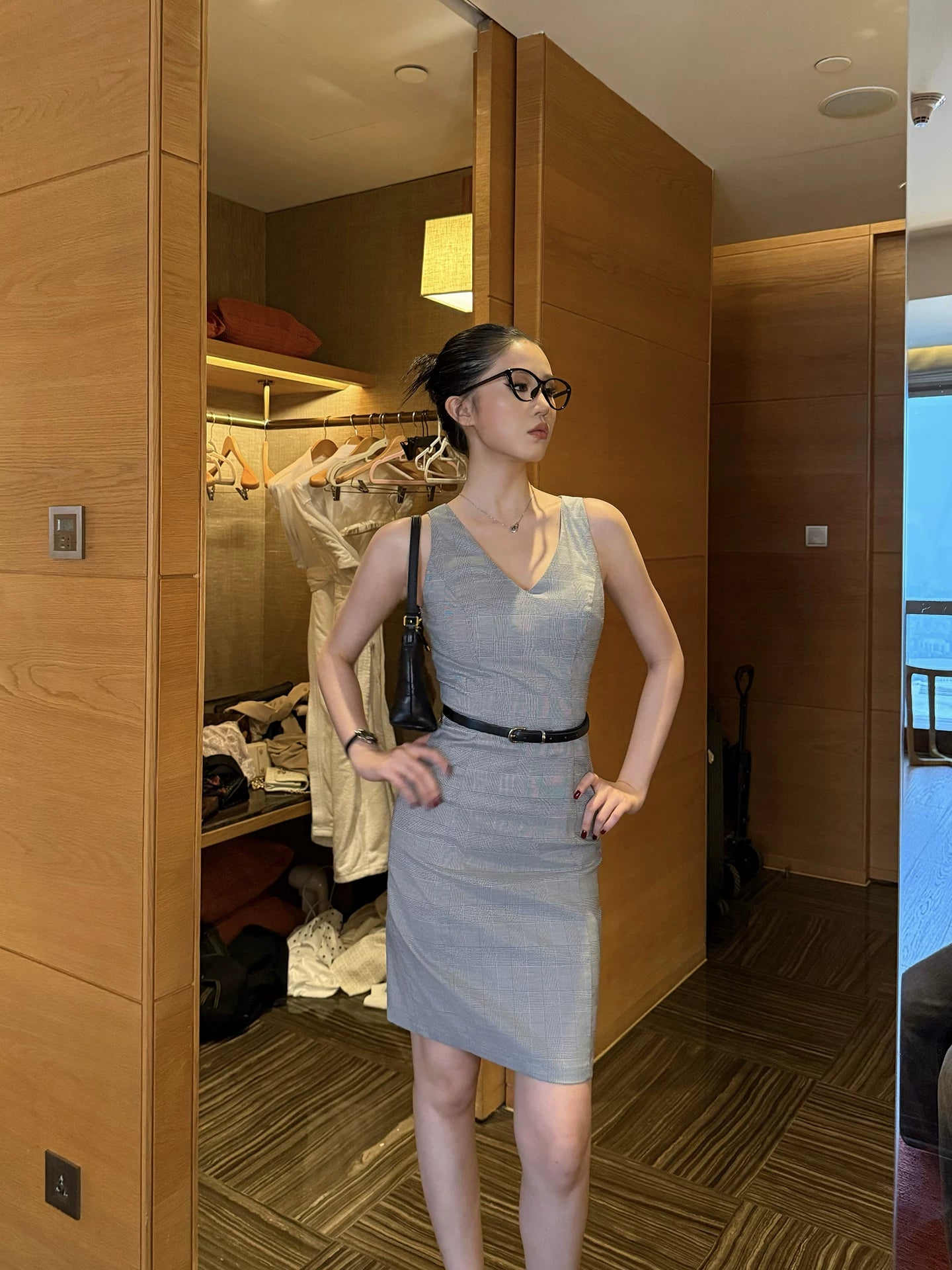 LLROGE Checked V-neck Sleeveless Dress