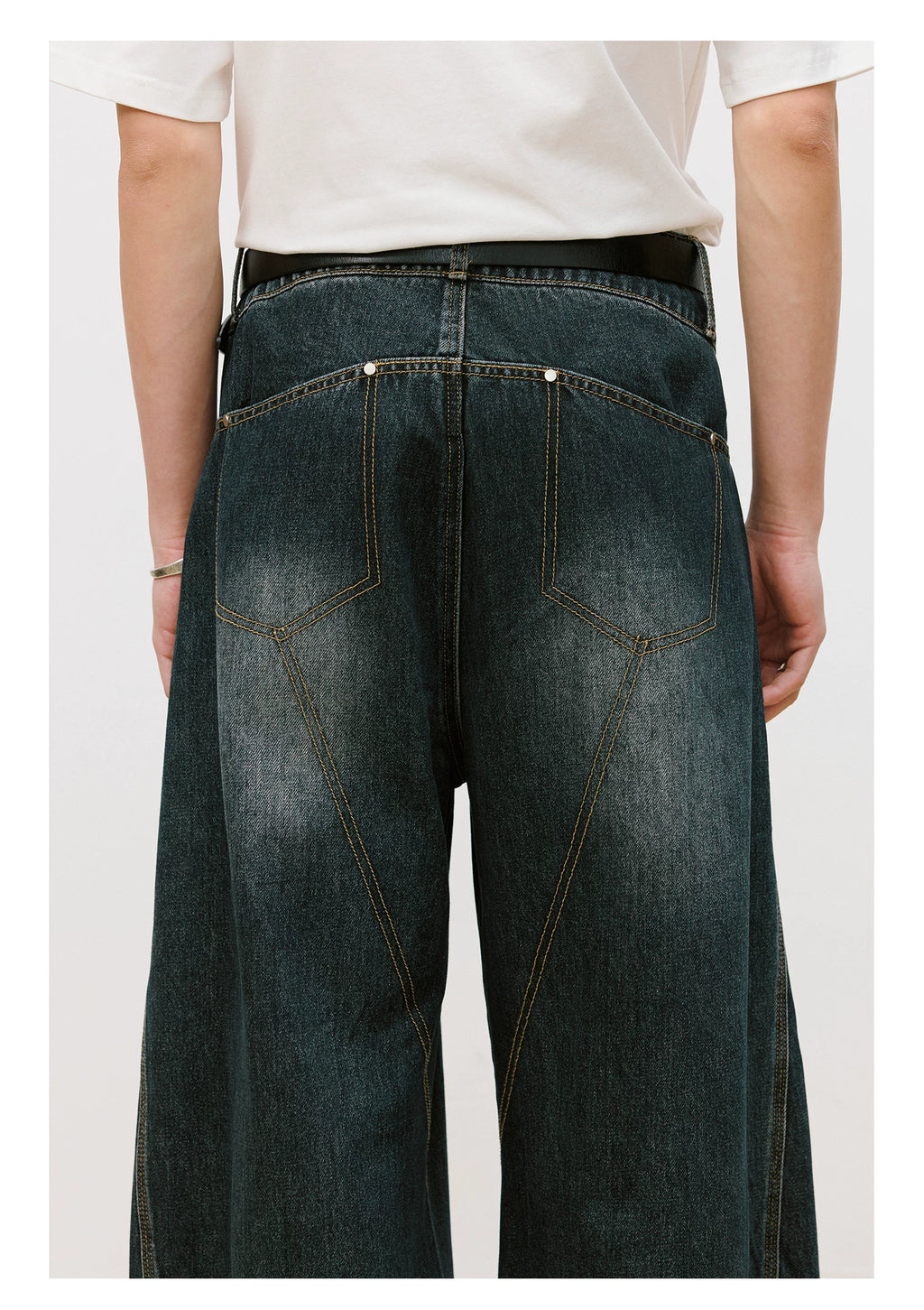 LR MADE Contrast Rivet Scimitar Jeans