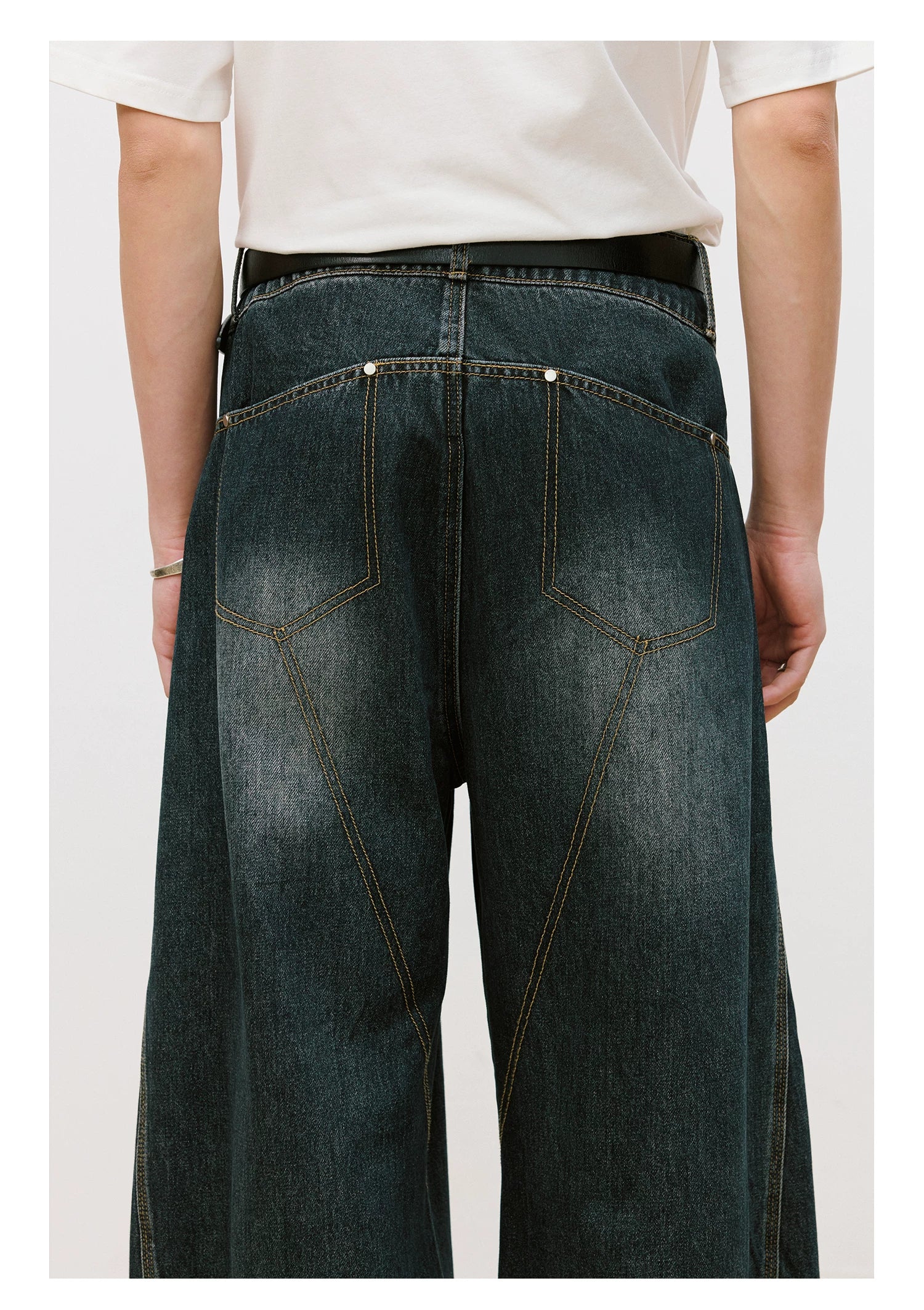 LR MADE Contrast Rivet Scimitar Jeans