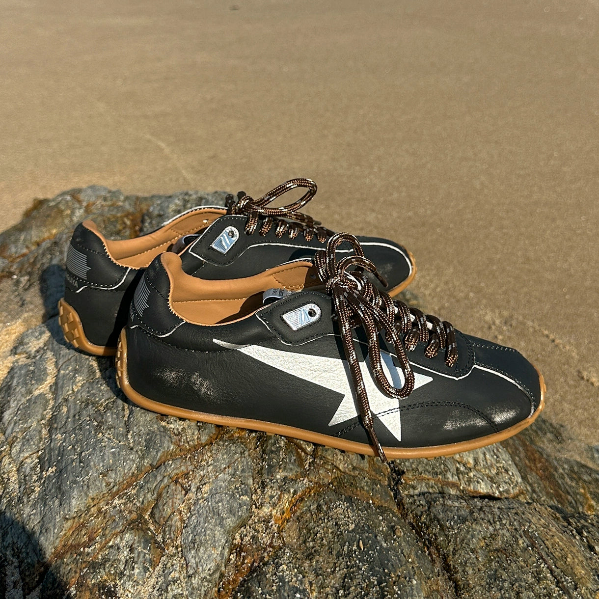 Lidaren Produced Leather Round Head Retro Casual Shoes