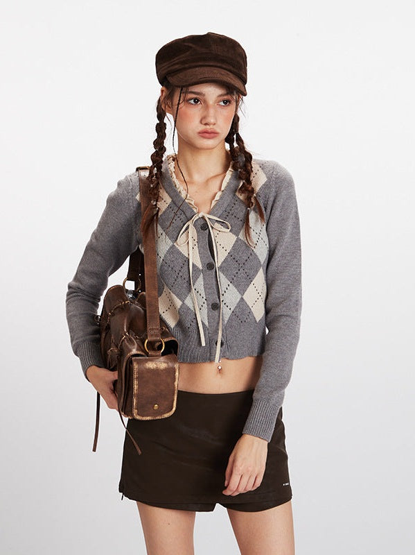 Nariele Rhombus Short Cardigan V-neck Sweater