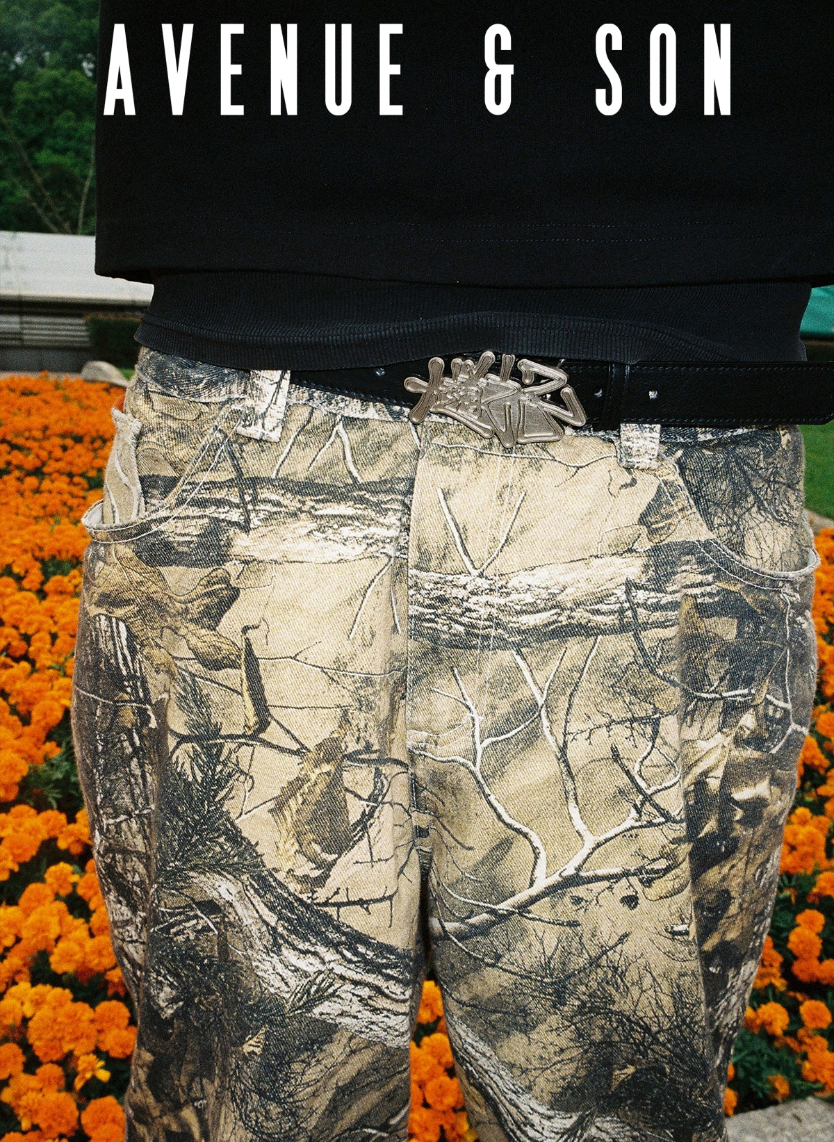 AVENUESON Metal Logo Belt