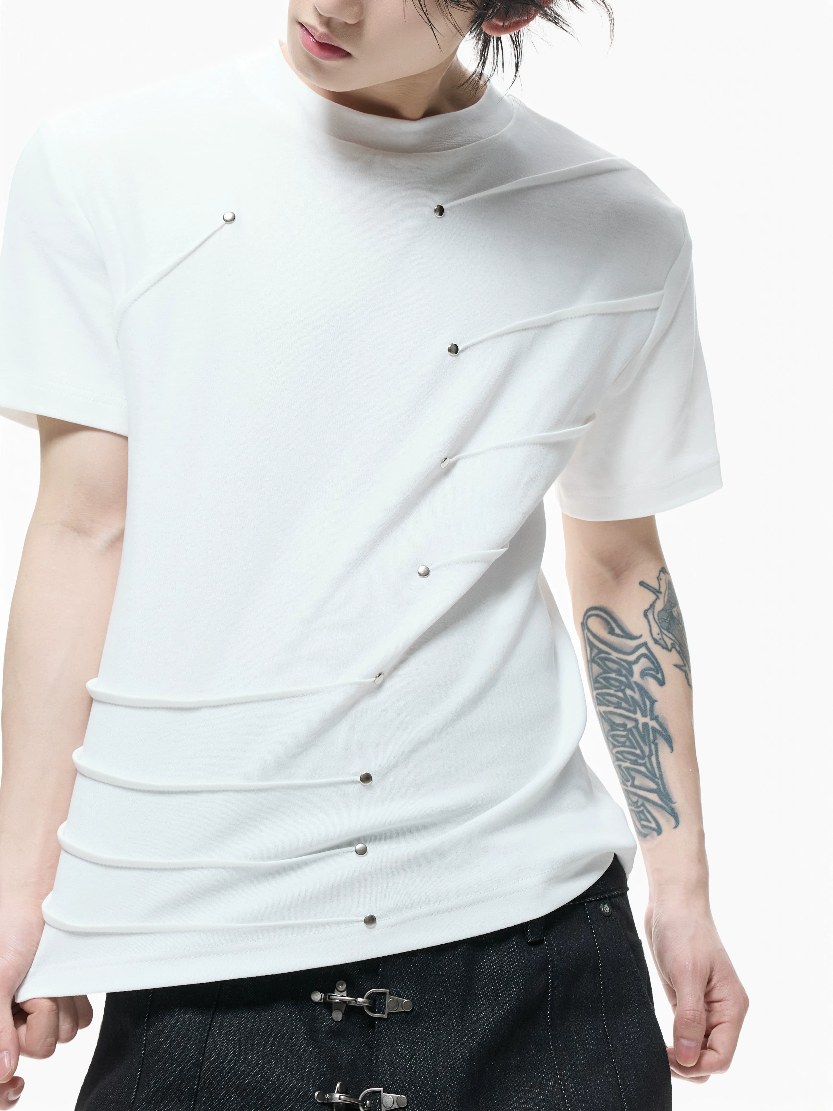 ArguECulturE Rivet Round Neck Straight Shoulder Slim Tee