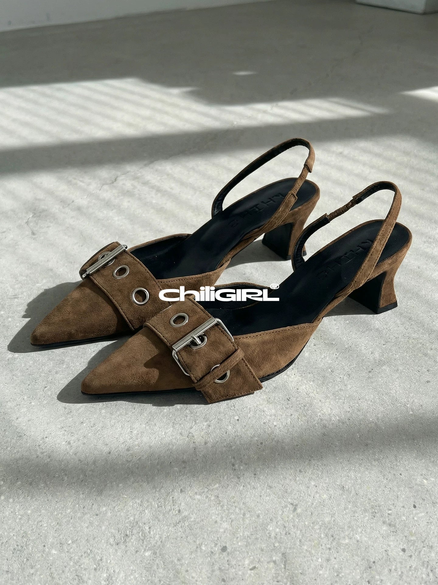 CHILIGIRL Light and Mature Style Pointed Thick Heel High Heels