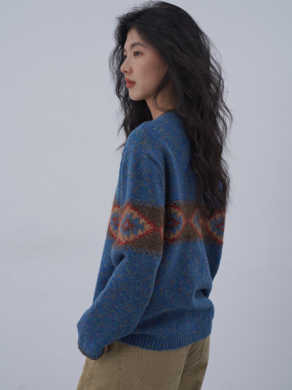EIGHTHMONTH Vintage Jacquard V-neck Sweater