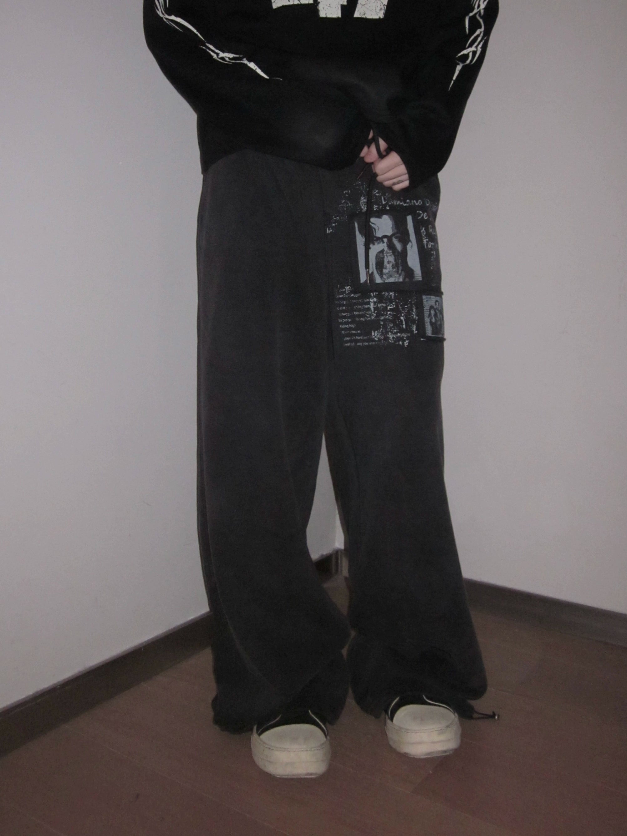 URRRGE Retro Sticker Embroidered Casual Sweatpants