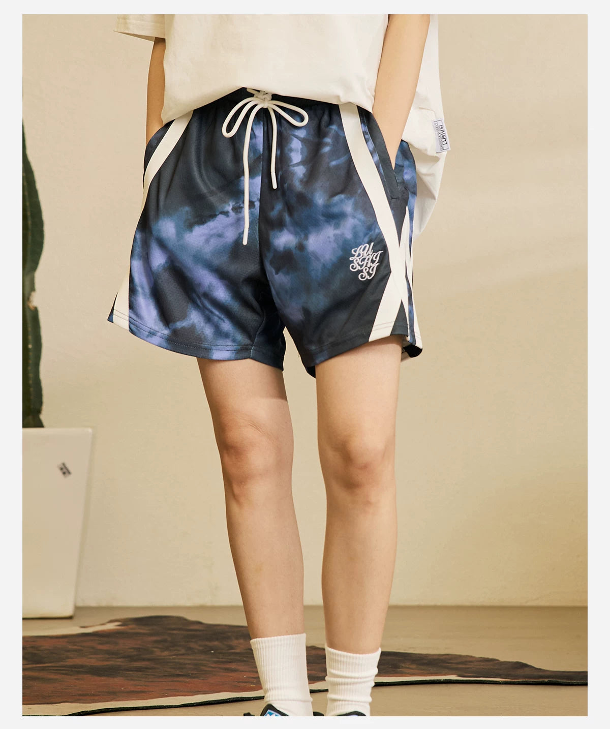 LUSHISI Stitching Drawstring Sports Shorts