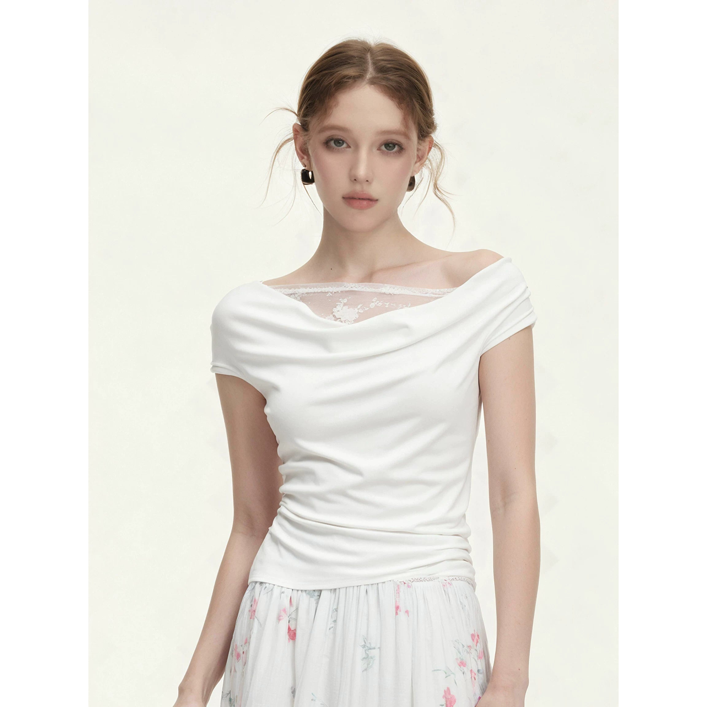 SUREENOUGH Lace Splicing Sloping Shoulder Tee