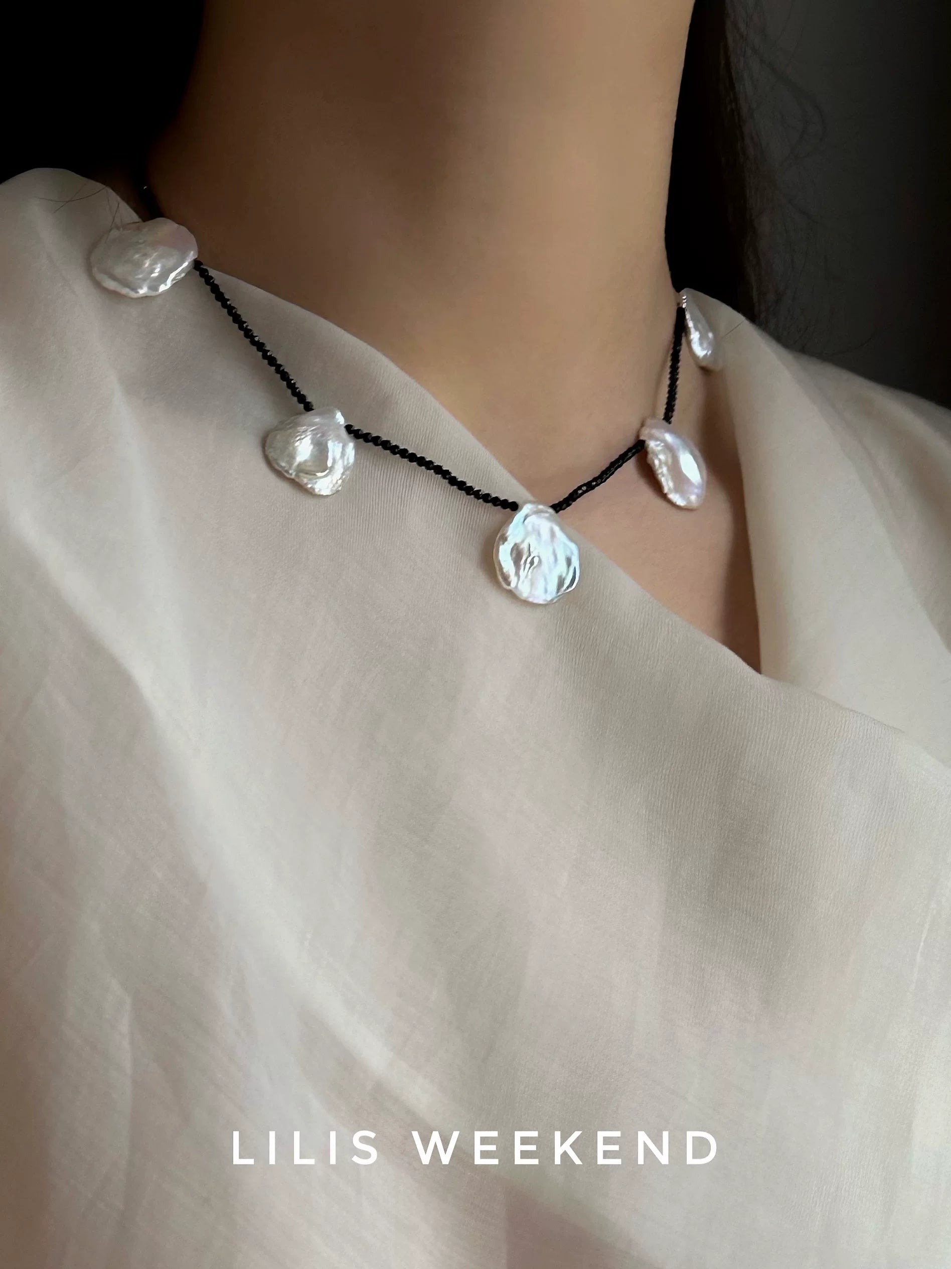 Lilis Weekend Vintage Petal Pearl Necklace