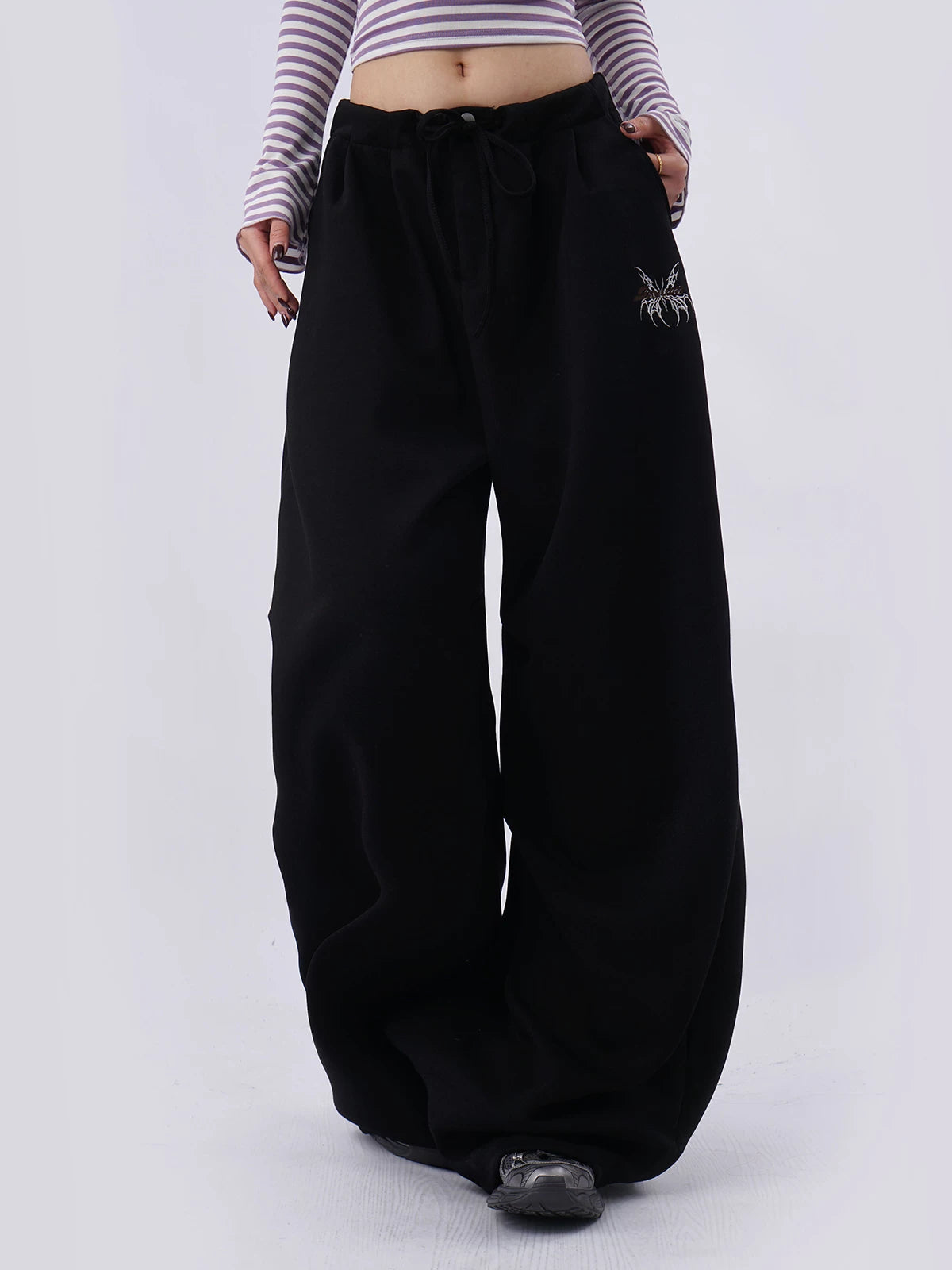 SAMUSAN Wide-leg Pleated Sweatpants