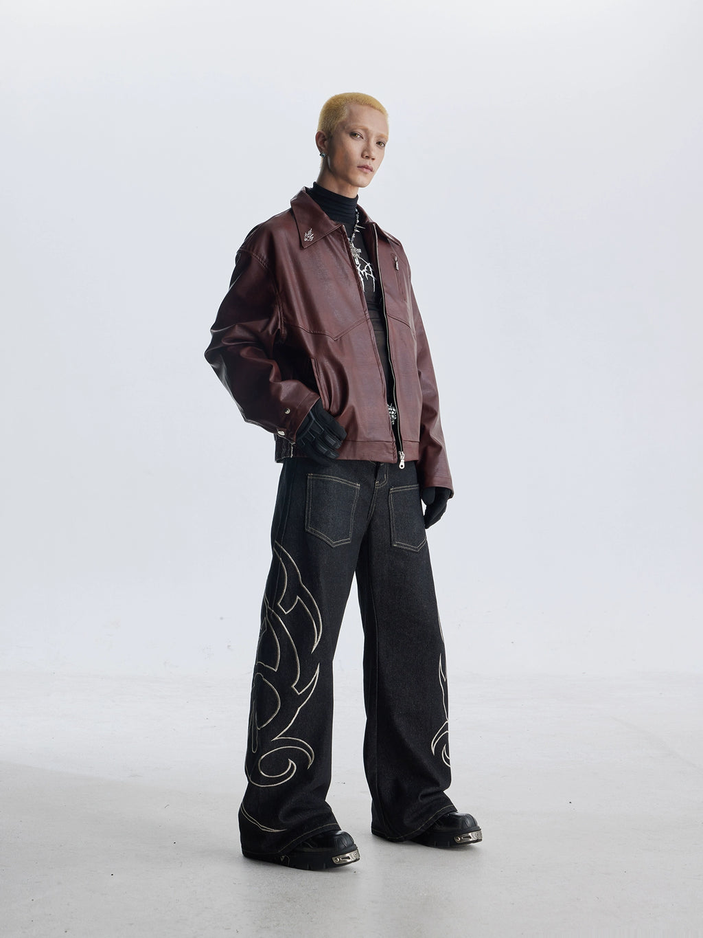 NOMANIAI Embroidered Totem Scimitar Jeans