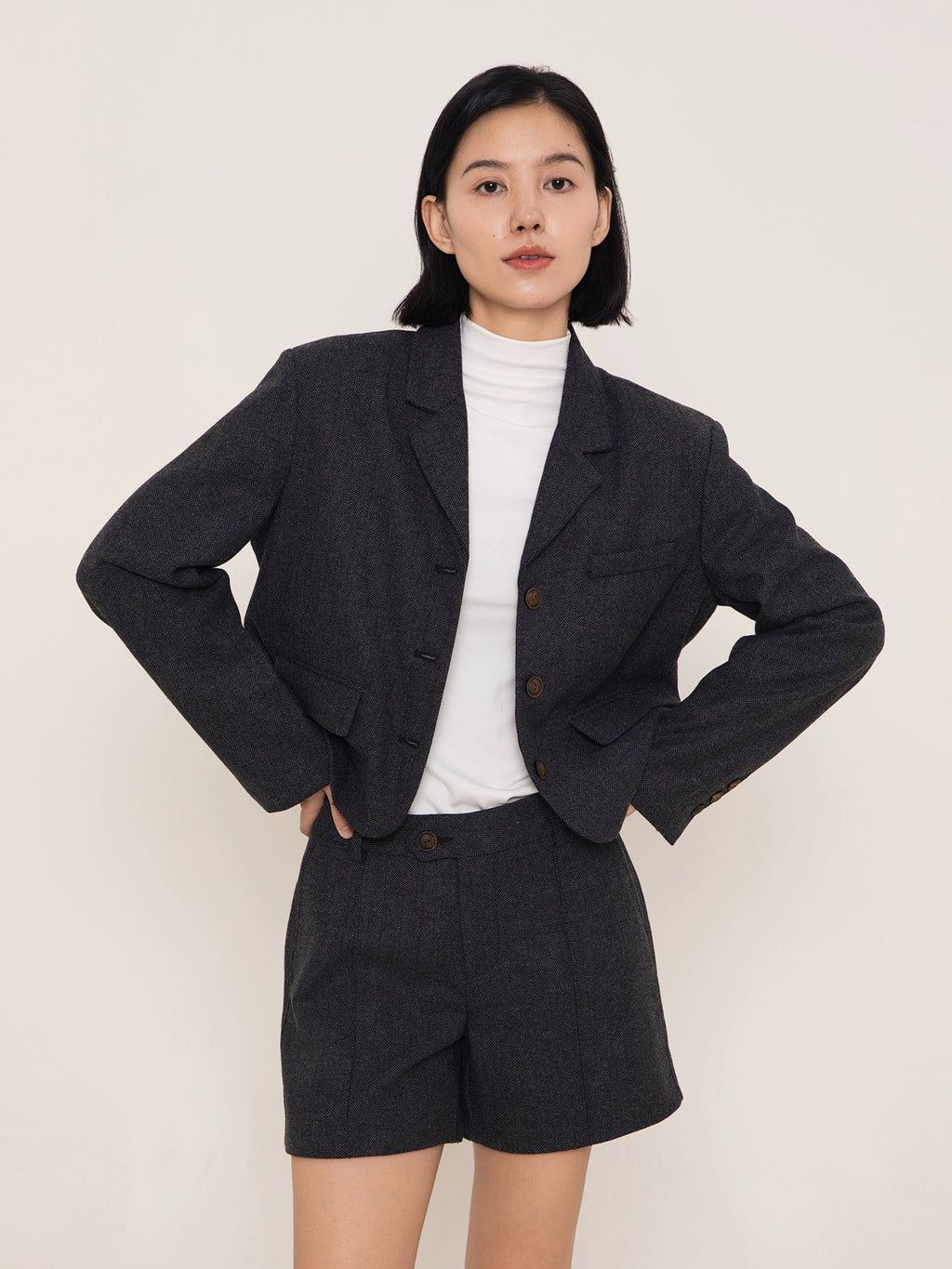 LIVINGTOWN Simple Commuter Superior Short Casual Suit