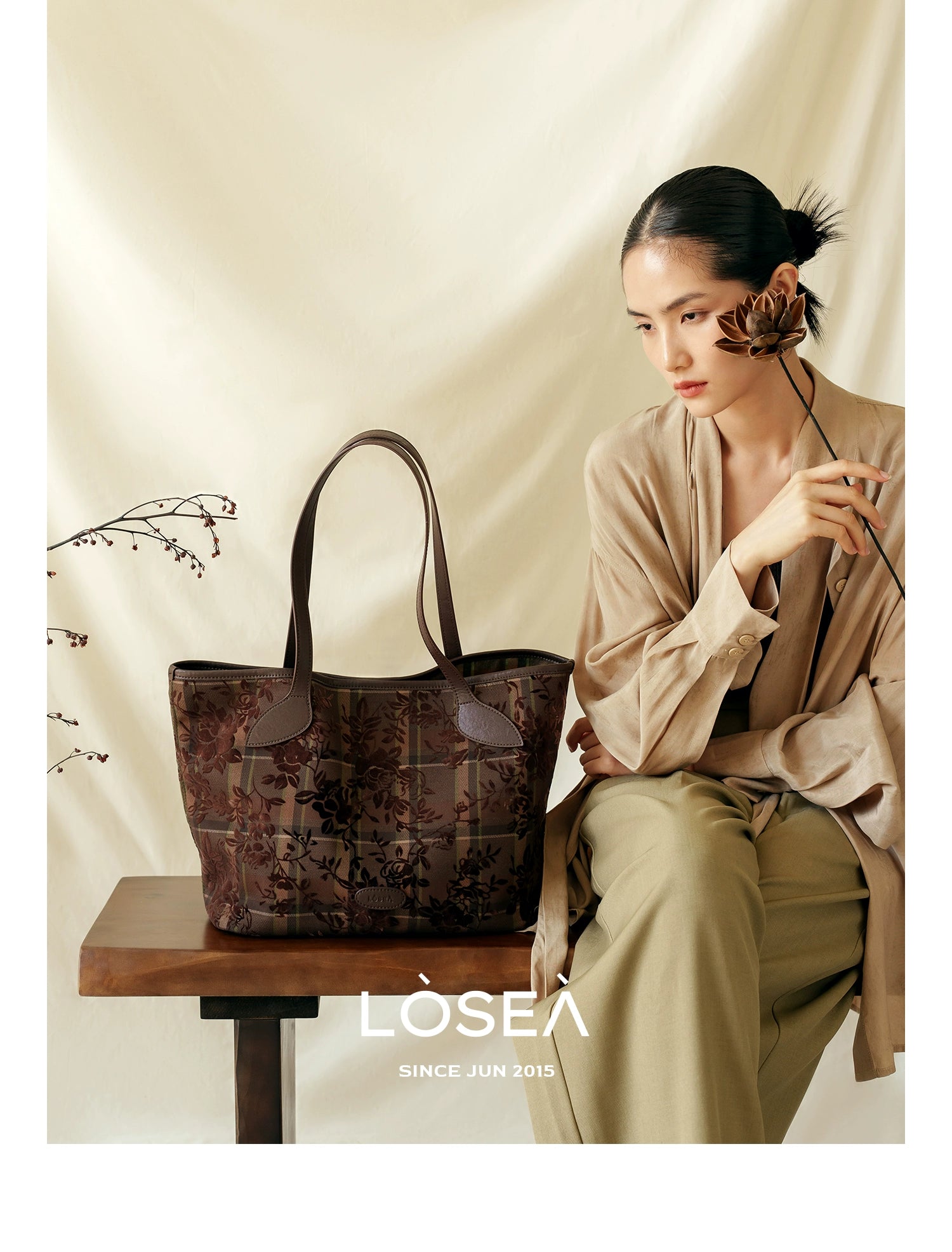 LOSEA "All Things Grow" Tie-dye flocking large-capacity tote bag