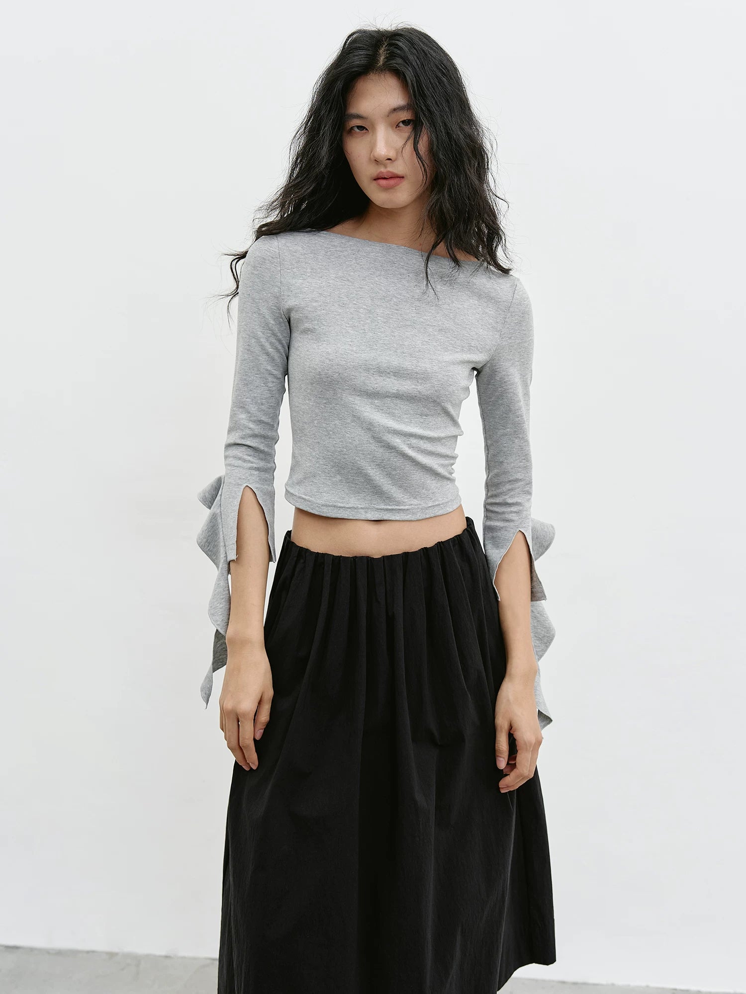 EIGHTHMONTH Slim and Thin Casual Tee
