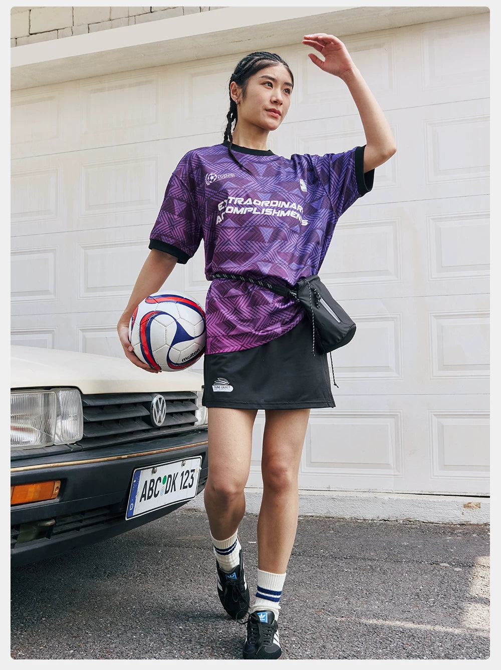 LUSHISI Retro Casual Cool Tee