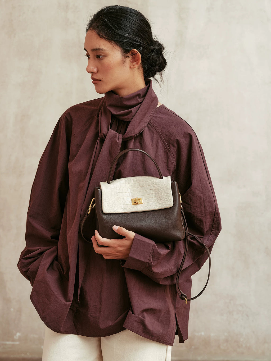 AVALEA Color-matching Shoulder Bag