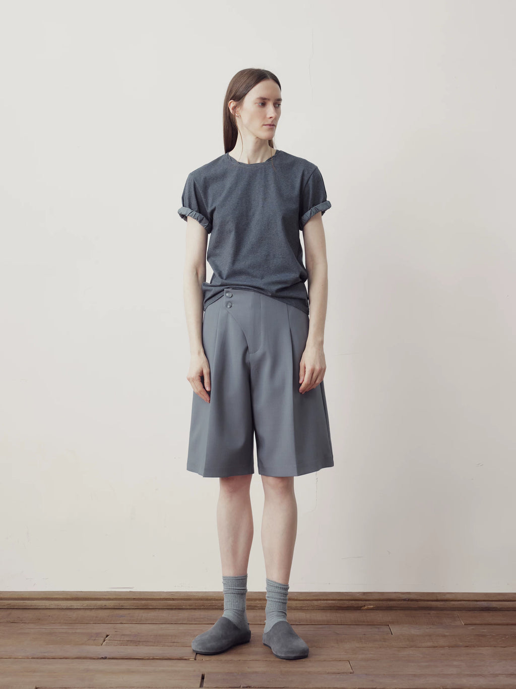 COLN Minimalist Anti-wrinkle Straight Loose Shorts