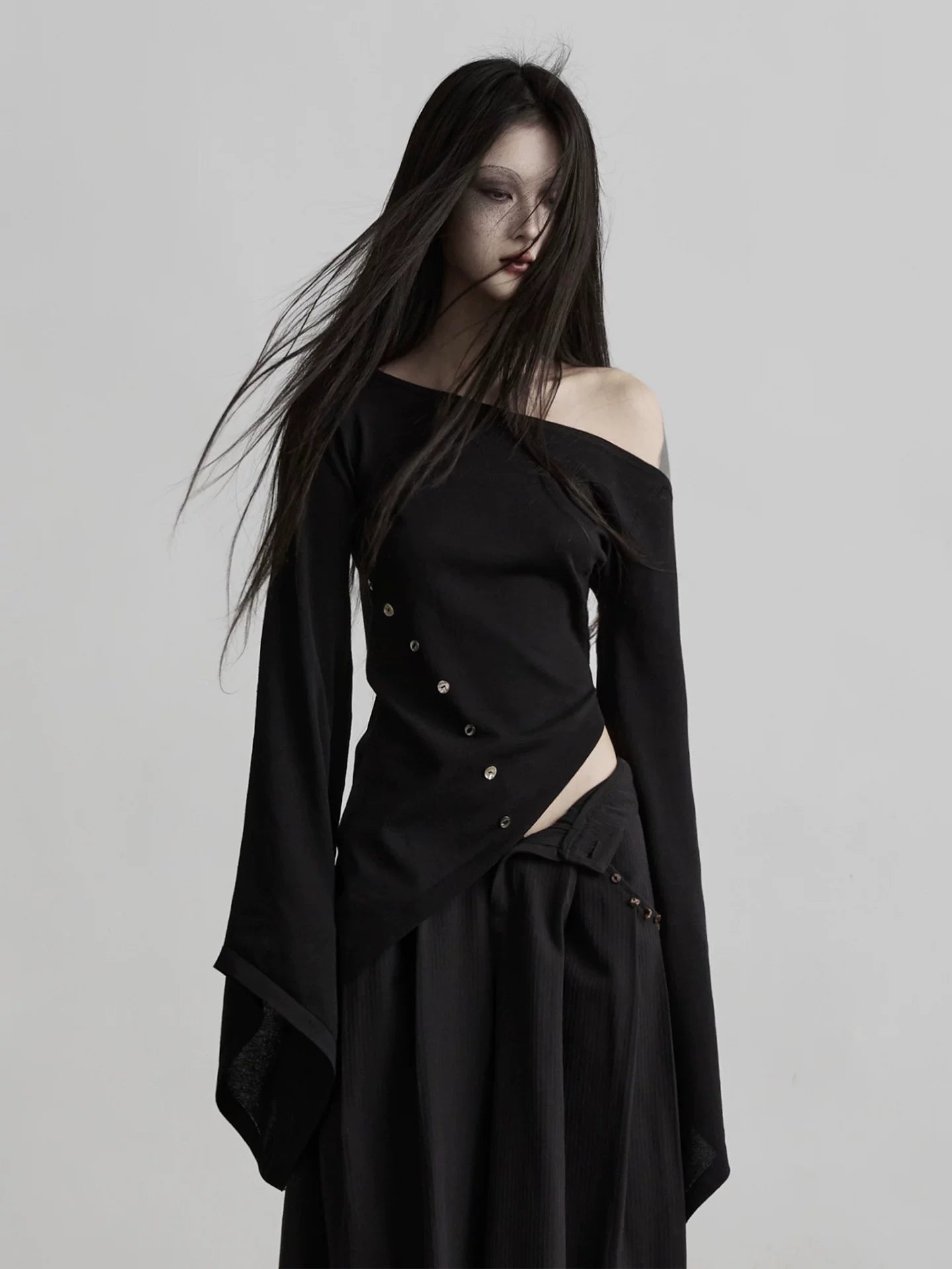 INDULG Slanted Shoulder Thin Knitted Long Sleeves