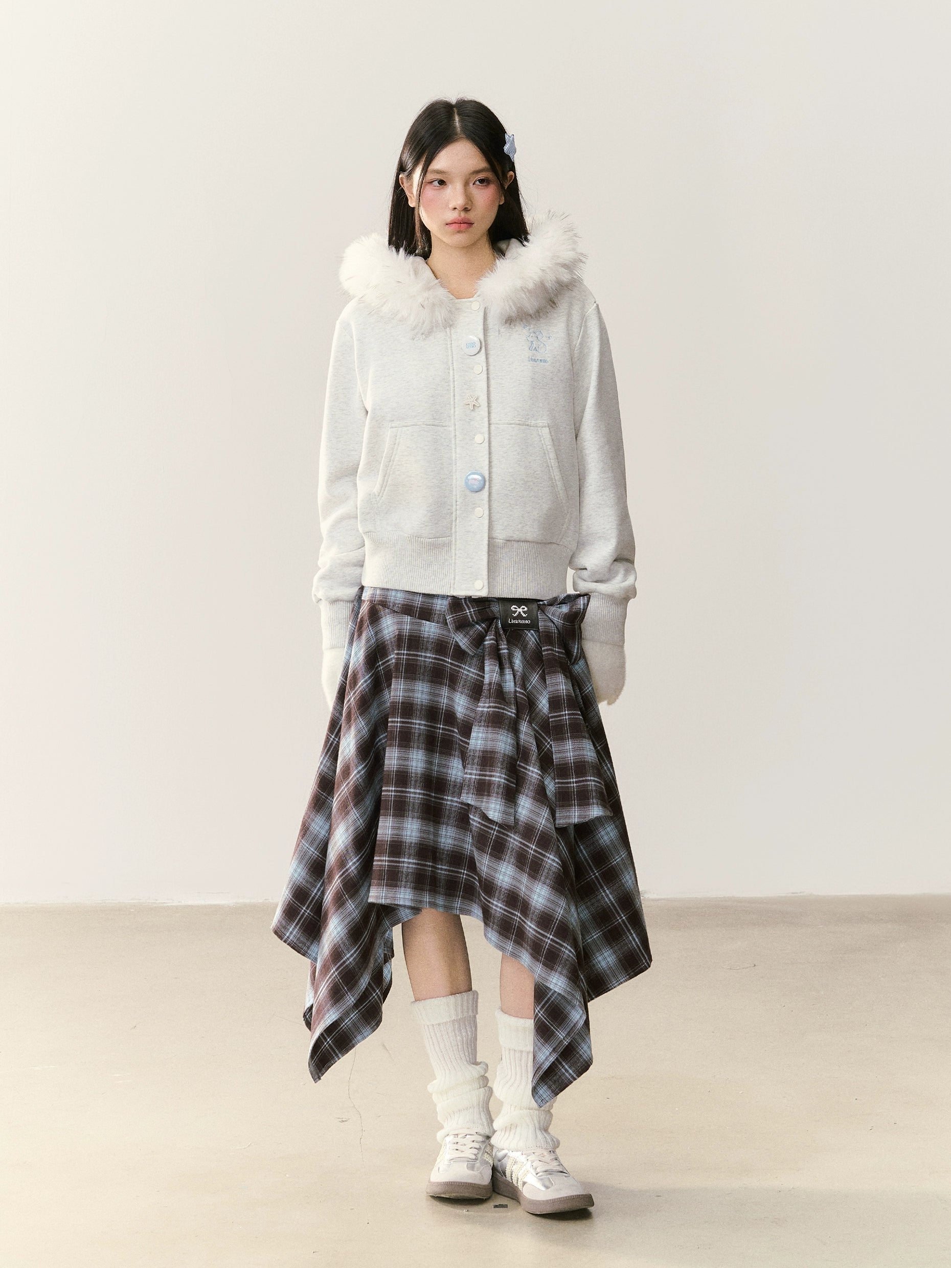 Umoumo Loose Puppy Embroidered Fur Collar Hooded Fleece Sweater