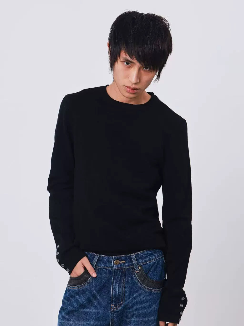 DETW Key Embroidery Premium Front Shoulder Slim Knitted Sweater