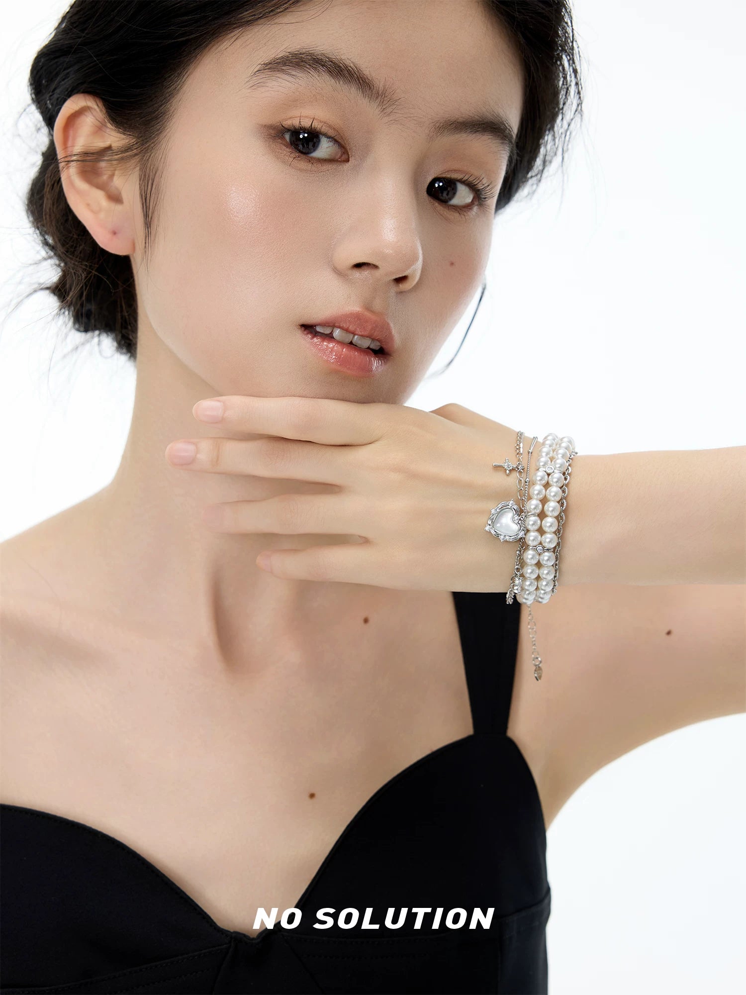 NO SOLUTION Multi-layer Pearl Stacking Bracelet