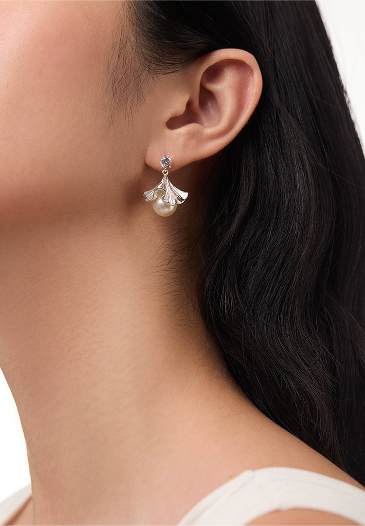 ZEGL Pearl Flower Stud Earrings