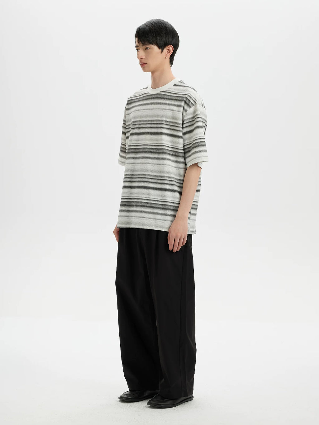 BUTTBILL Smudge Gradual Change Stripe Simple Tee