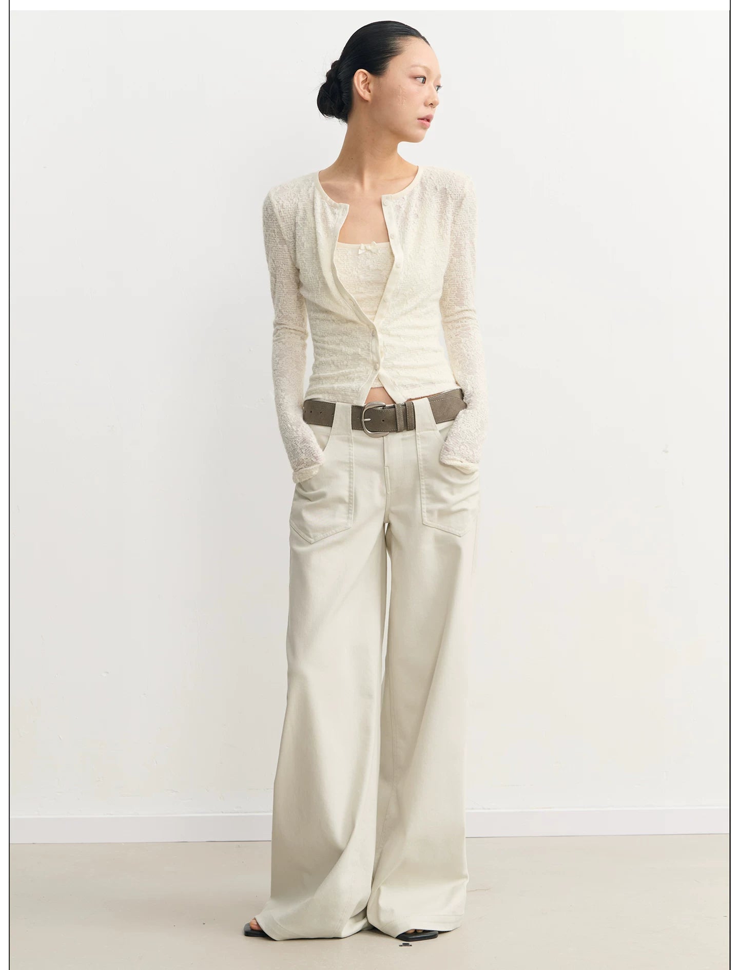 LINY LIBERTY Embossed Jacquard Knitted Suspender Cardigan Set
