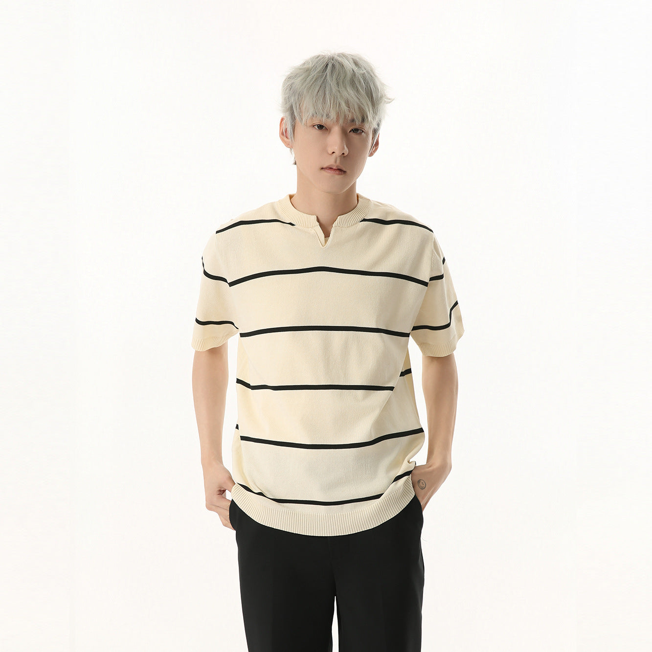 MTLCLOTHES Vintage V-neck Contrasting Striped Knitted Tee
