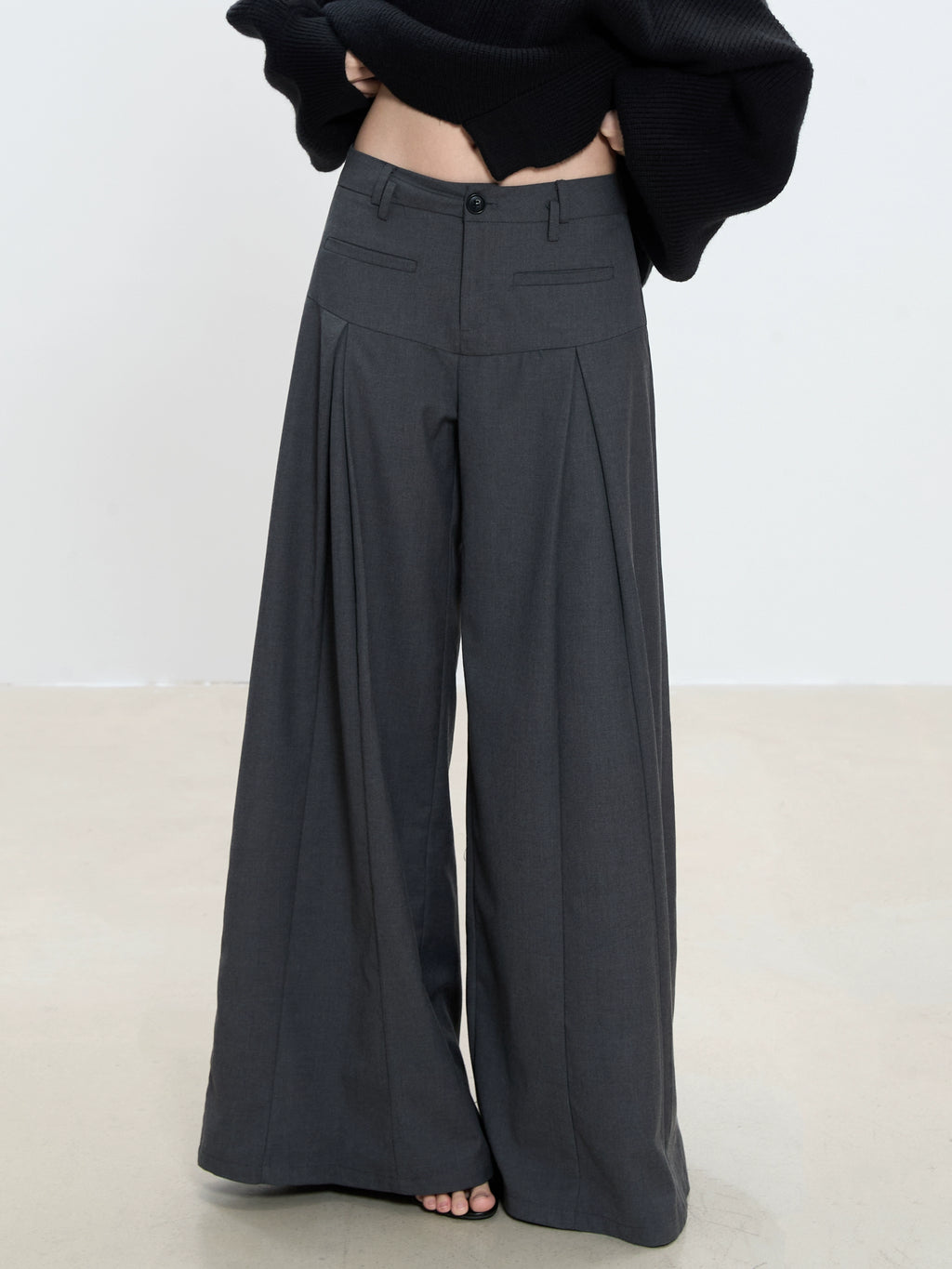 WITHMIN Loose Low-rise Slim Straight-leg Pants