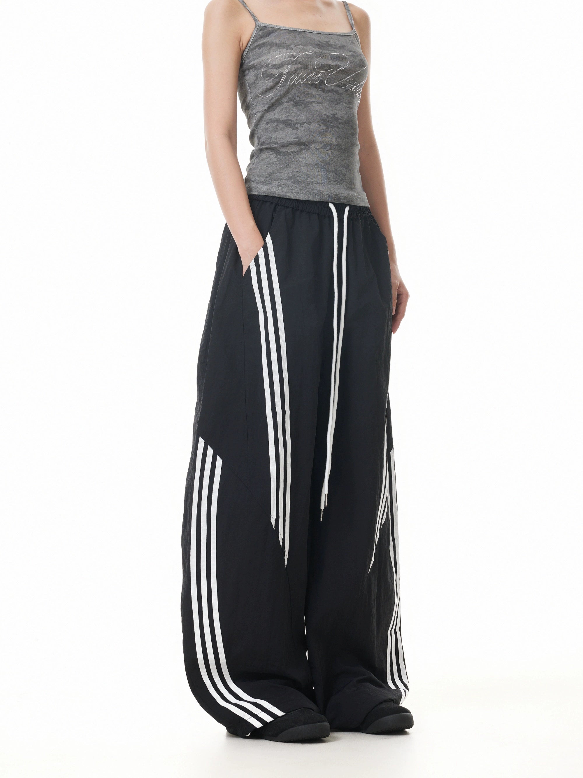 BTSG Retro Three-bar Striped Scimitar Sweatpants