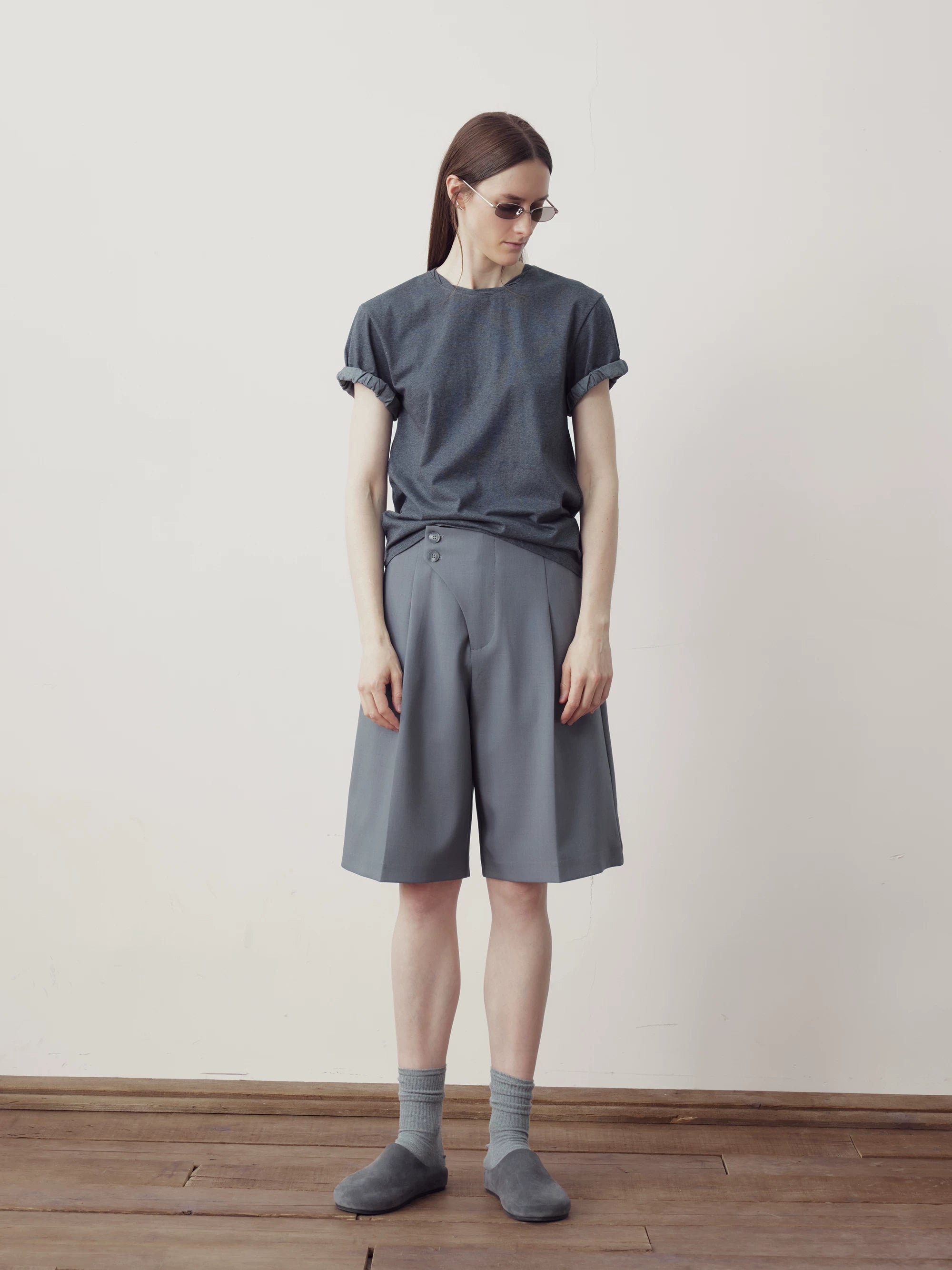 COLN Minimalist Anti-wrinkle Straight Loose Shorts