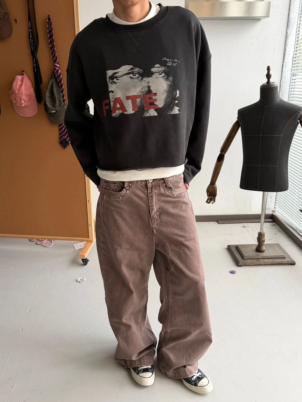 CENSMADE Retro Portrait Print Loose Sweater