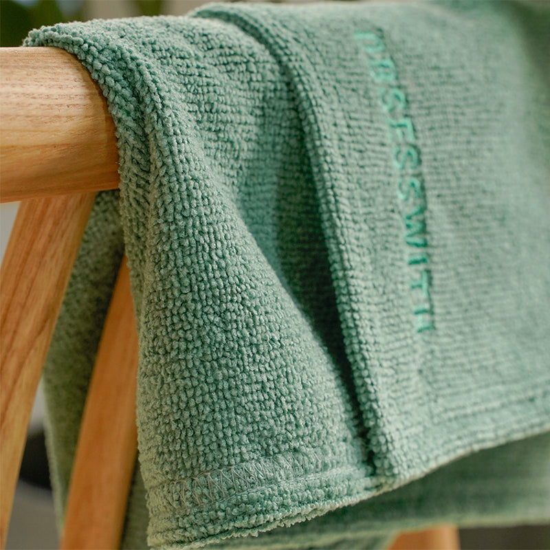 OBSESSWITH two-color embroidered towel