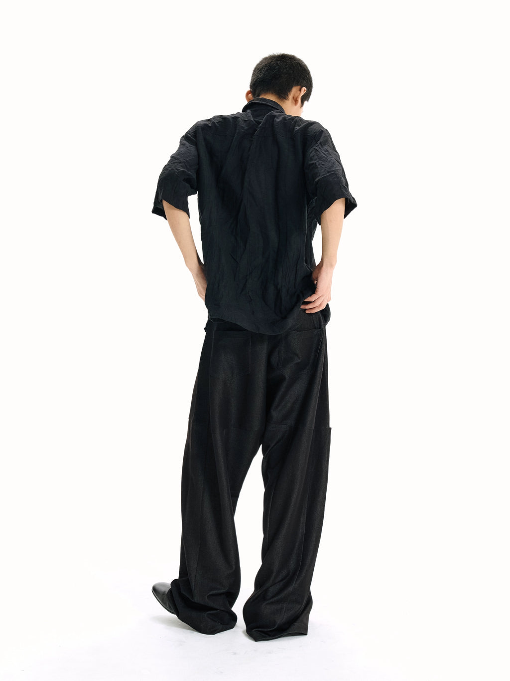 WANNA LAB Curve Placket Asymmetric Tailoring Tee