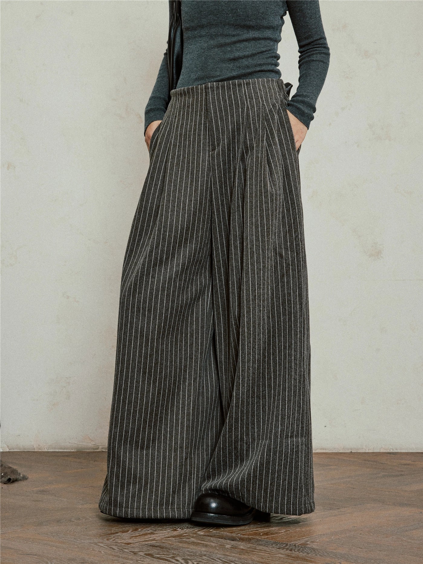 SUNYVONNE Striped Woolen Slacks
