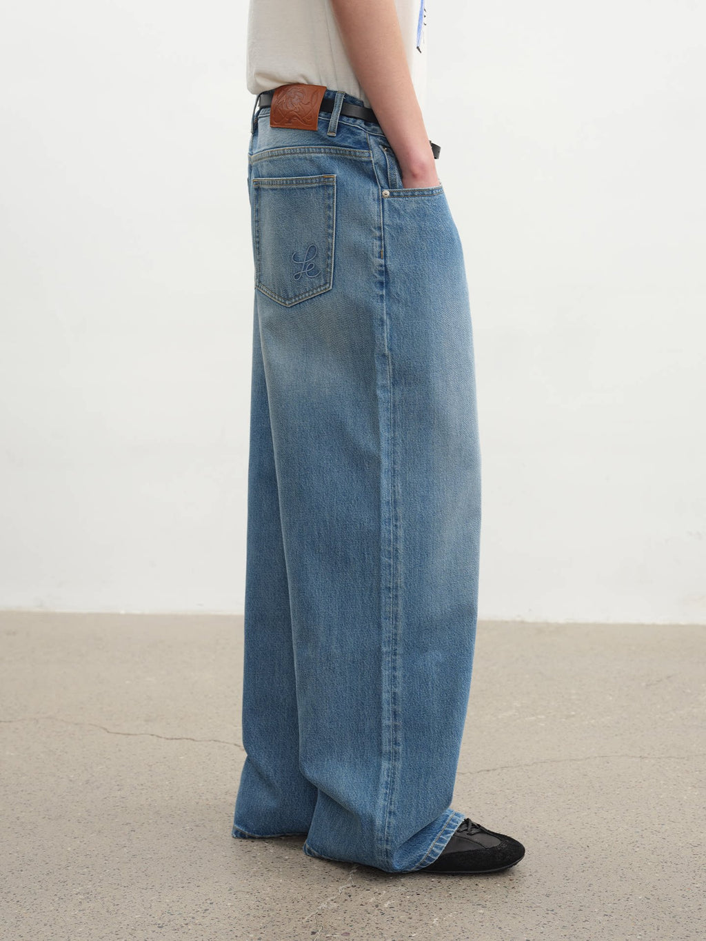 JCAESAR Straight Slightly Loose Jeans