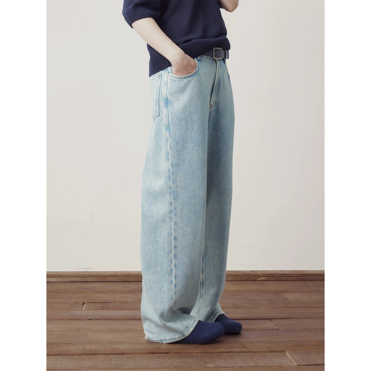 COLN Simple Loose Straight Jeans