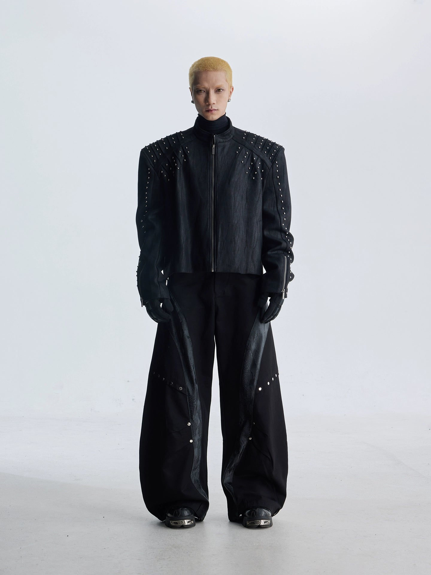 NOMANIAI Deconstruction Snake Leather Line Rivet Scimitar Trousers