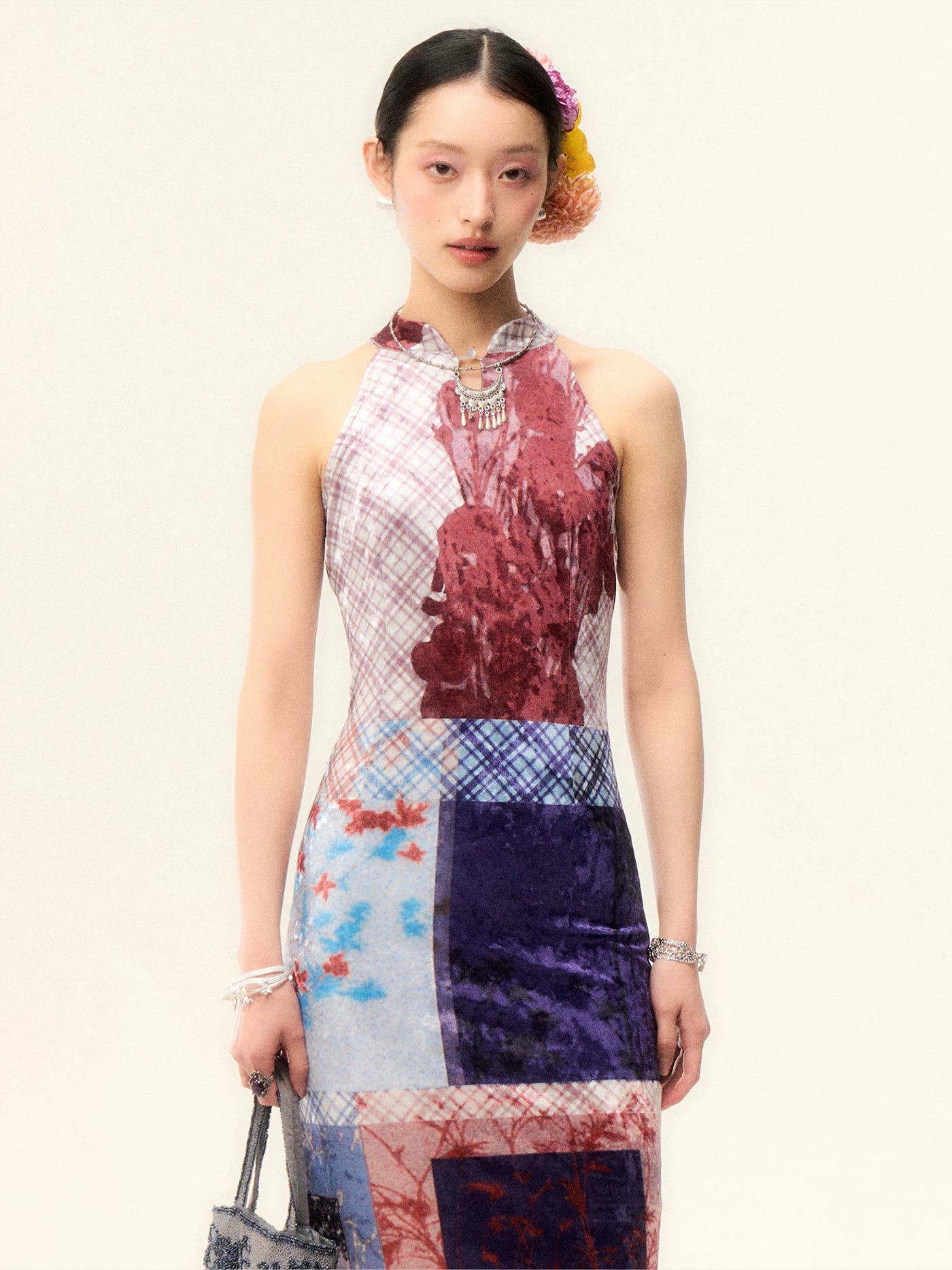 LOUMUTAKU Retro Baijiabu Neck-hanging Sleeveless Velvet Cheongsam