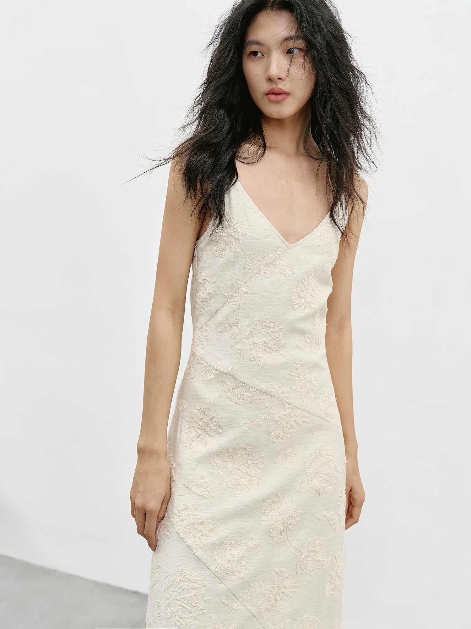 EIGHTHMONTH V-neck Suspender Dress